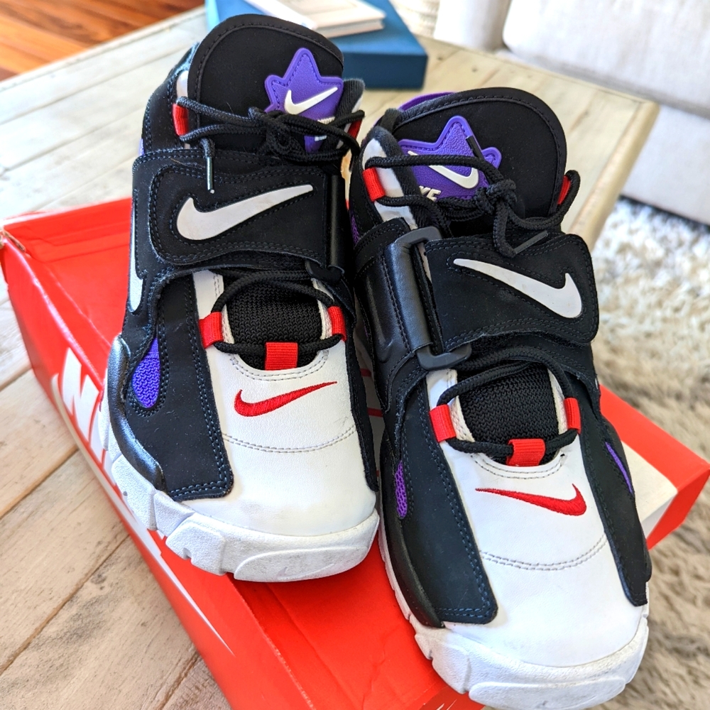 Nike Air Barrage Mid QS